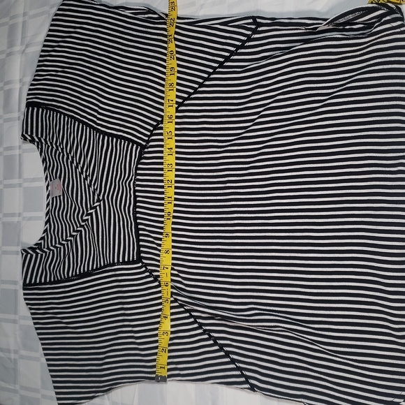 🦓Xhilaration oversized striped blouse in medium🦓 - Picture 6 of 7